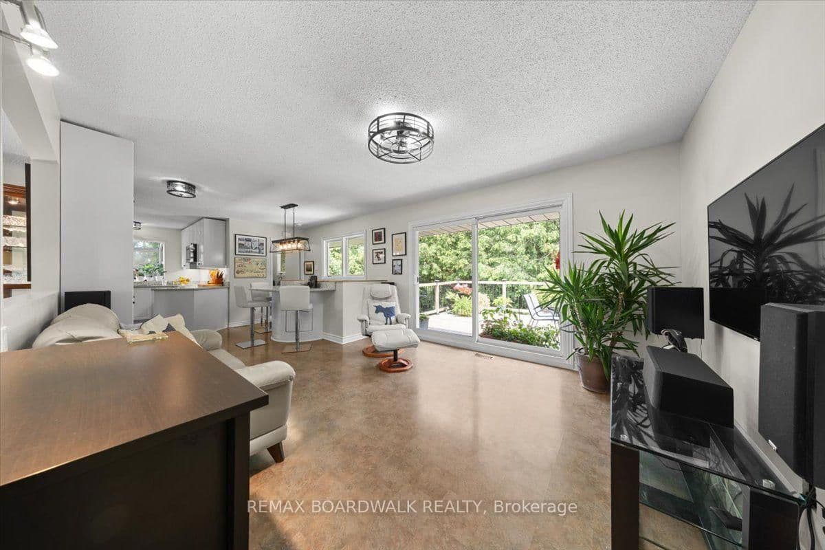 15 Selwyn Crescent, Ottawa, ON — photo 23
