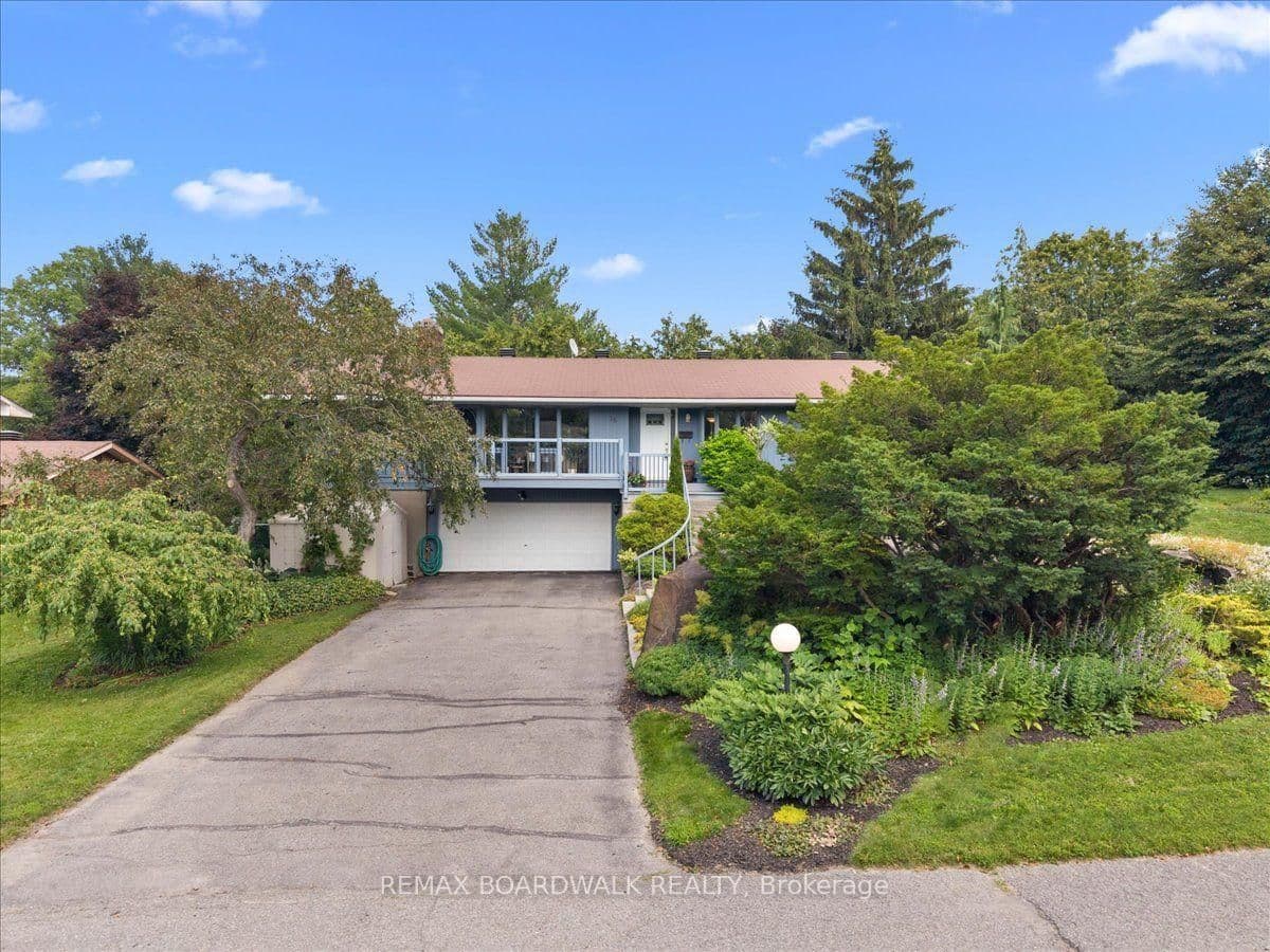 15 Selwyn Crescent, Ottawa, ON — photo 3