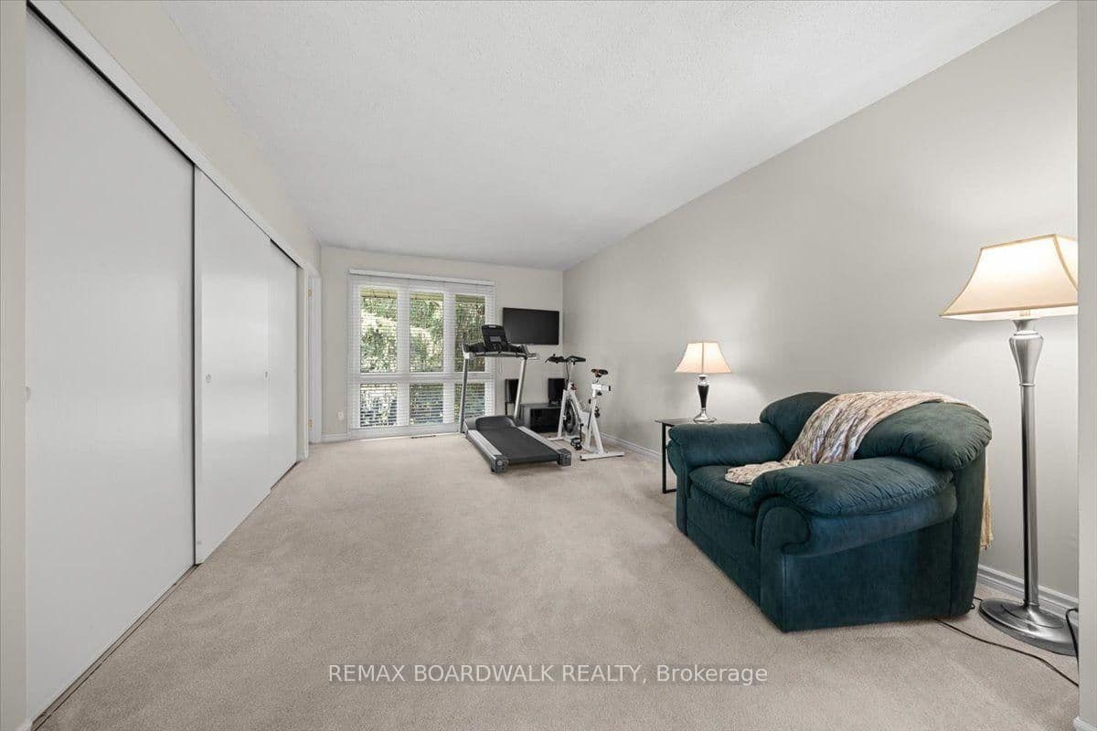 15 Selwyn Crescent, Ottawa, ON — photo 32