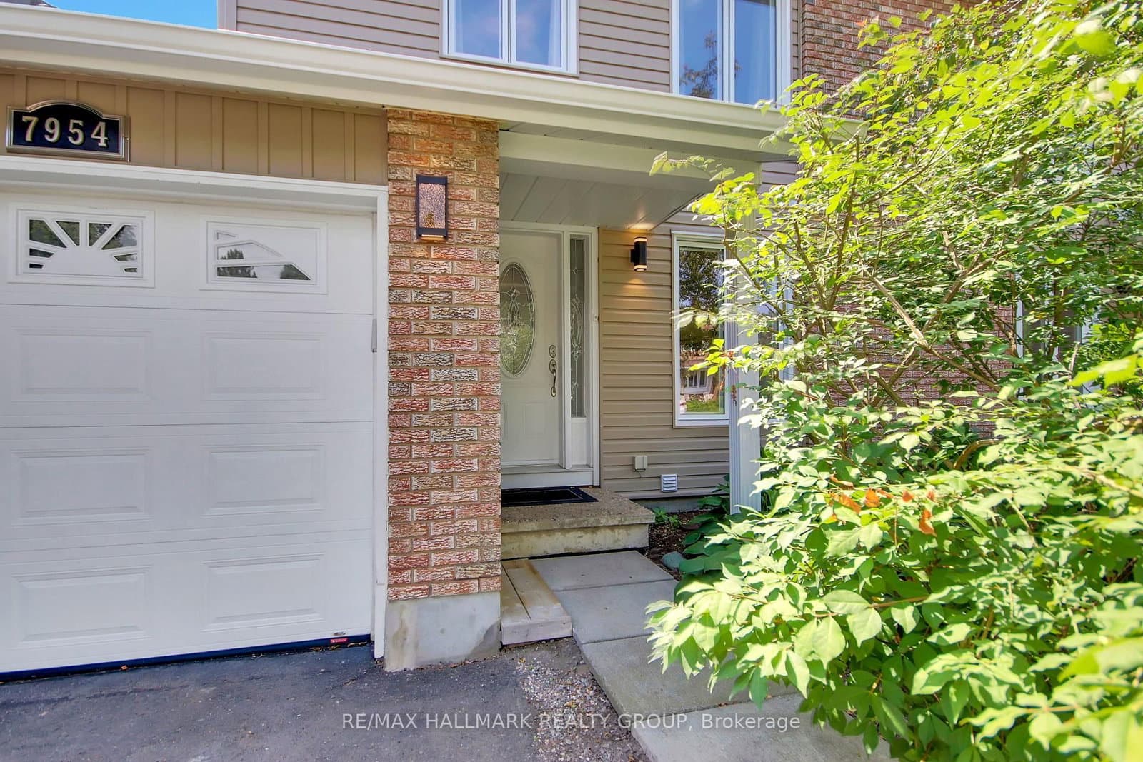 7954 Decarie Drive, Orleans, ON — photo 2