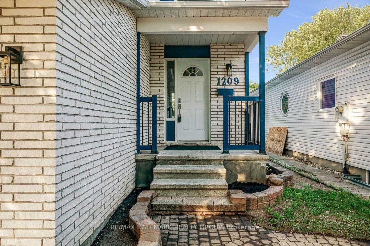 1209 Whiterock Street, Ottawa, ON — photo 2
