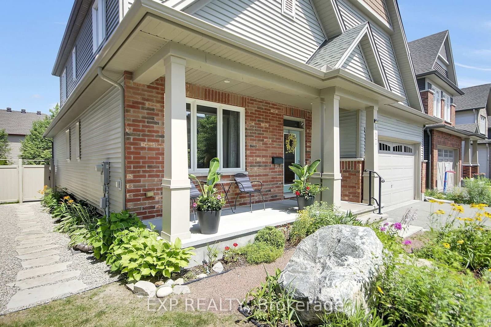 417 Charing Cross Way, Ottawa, ON — photo 2