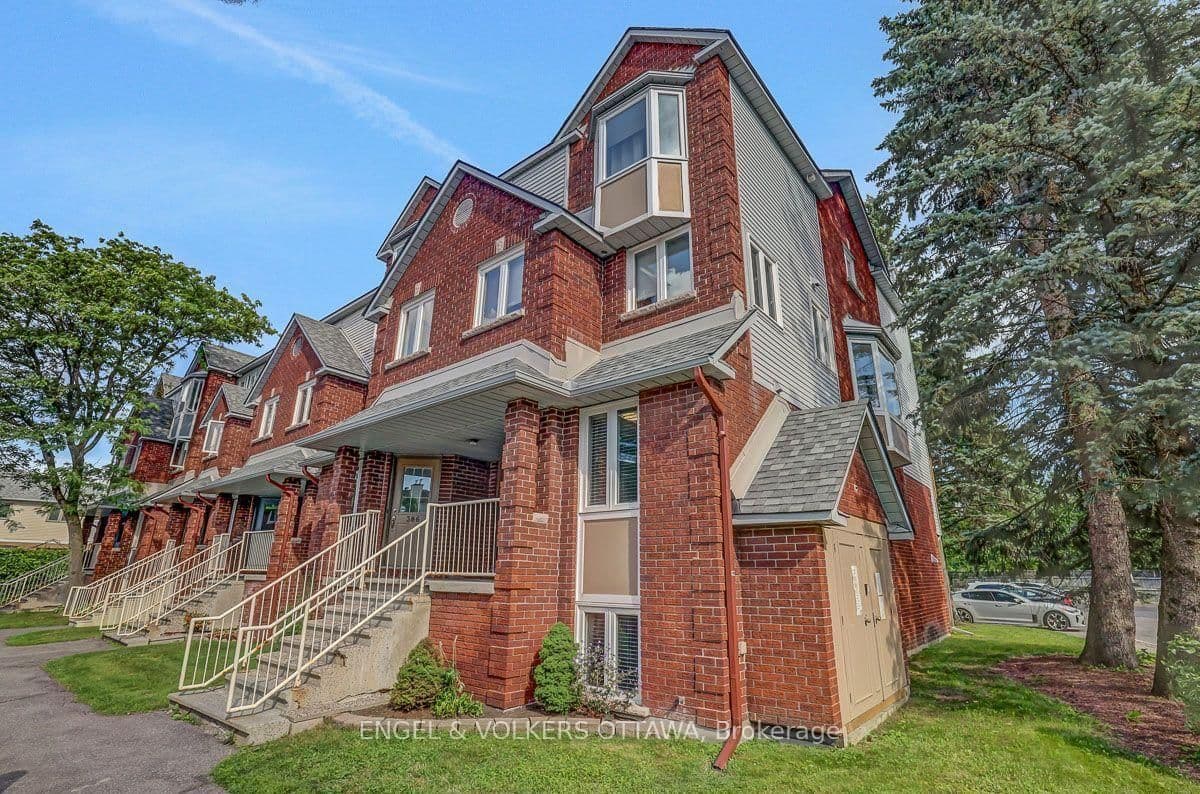 382 Briston Private, Ottawa, ON — photo 1