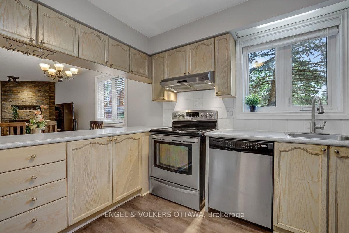 382 Briston Private, Ottawa, ON — photo 14