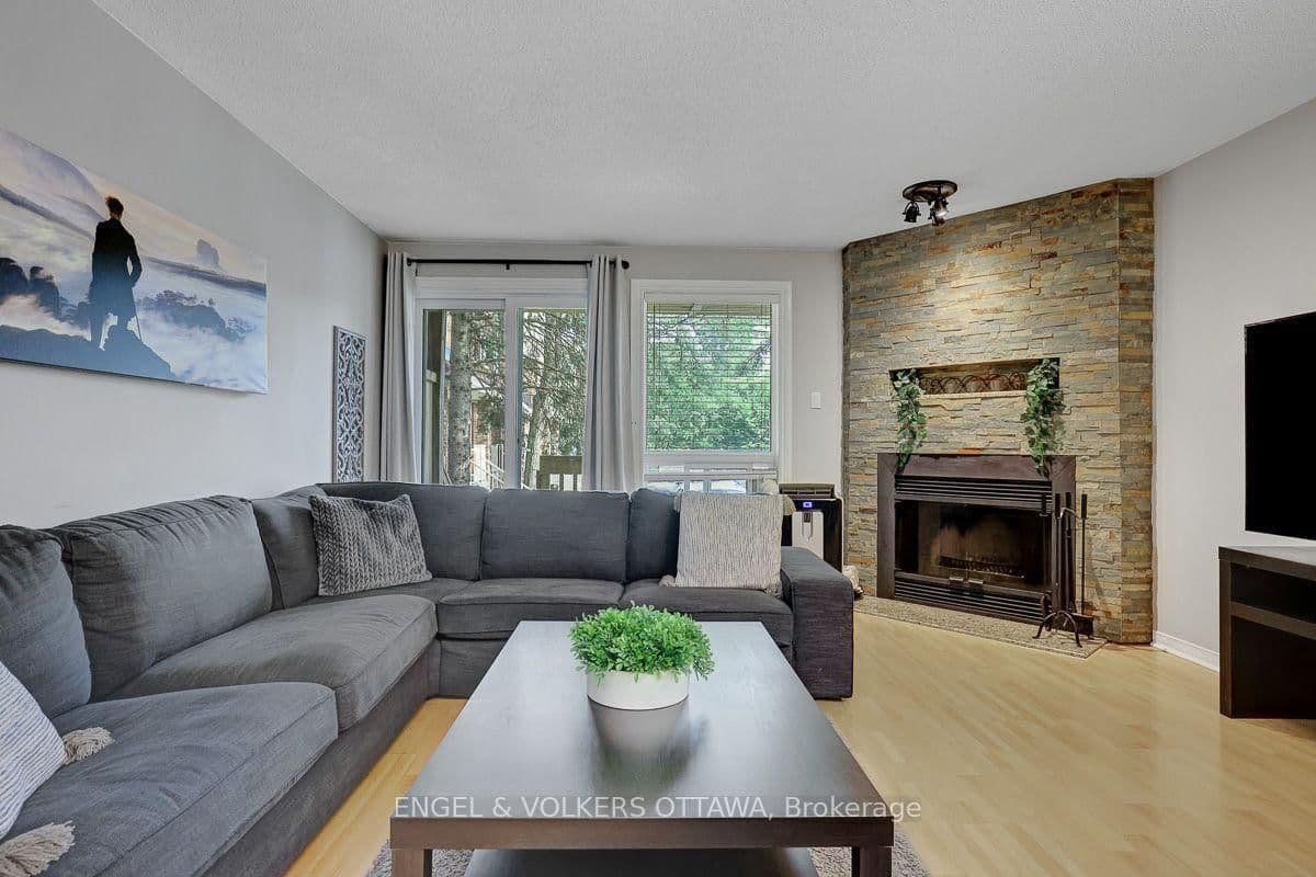382 Briston Private, Ottawa, ON — photo 2