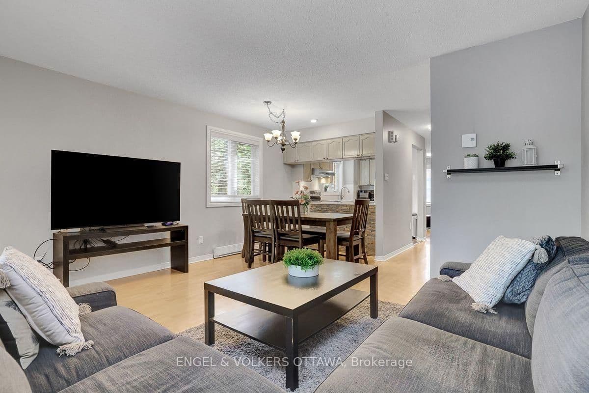 382 Briston Private, Ottawa, ON — photo 8