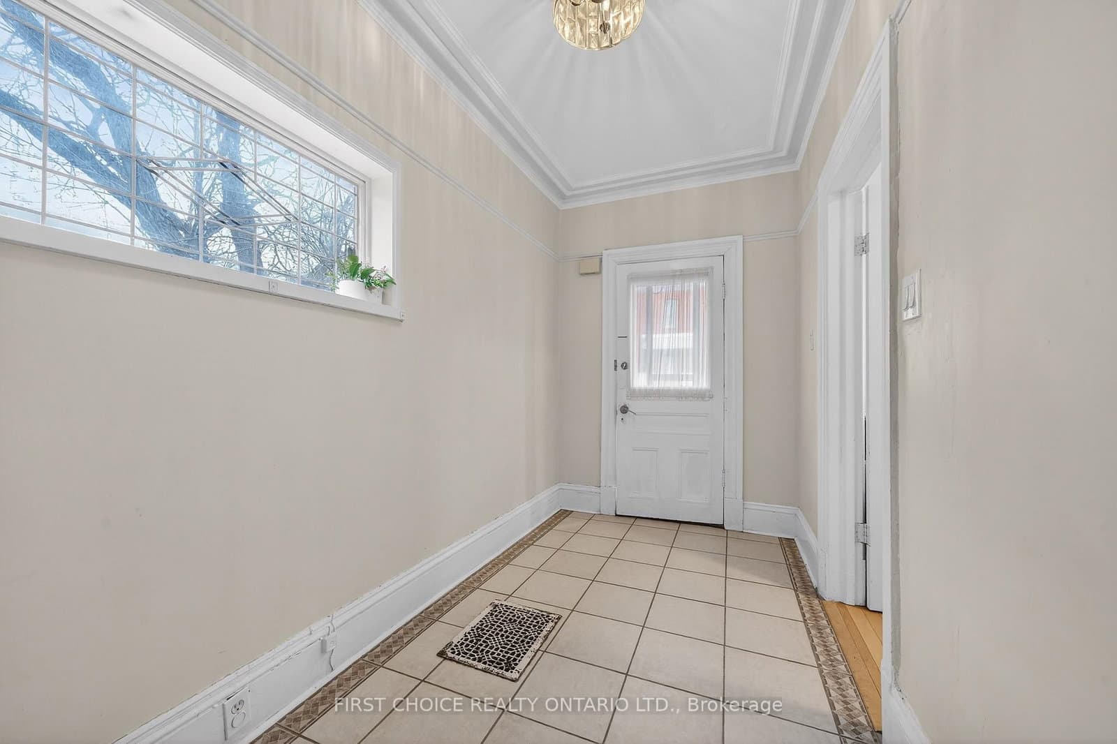 34 Gilmour Street, Ottawa, ON — photo 3