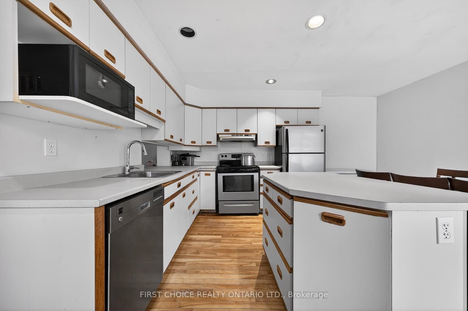 34 Gilmour Street, Ottawa, ON — photo 6