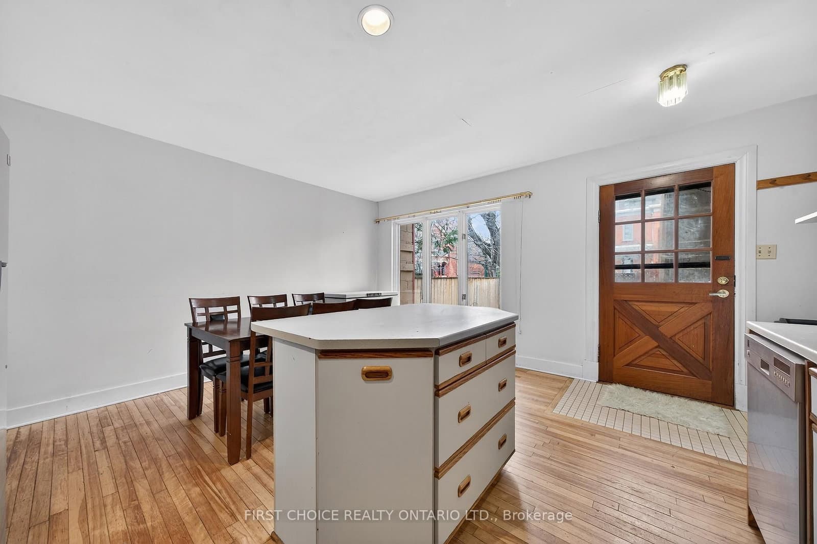 34 Gilmour Street, Ottawa, ON — photo 7