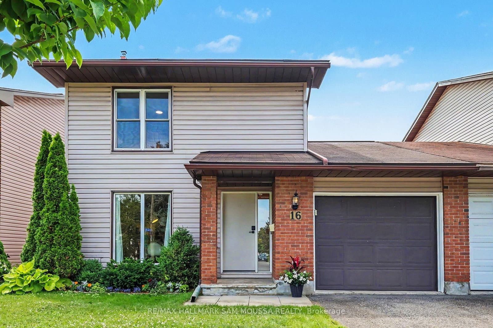 16 Foxfield Drive, Ottawa, ON — photo 1