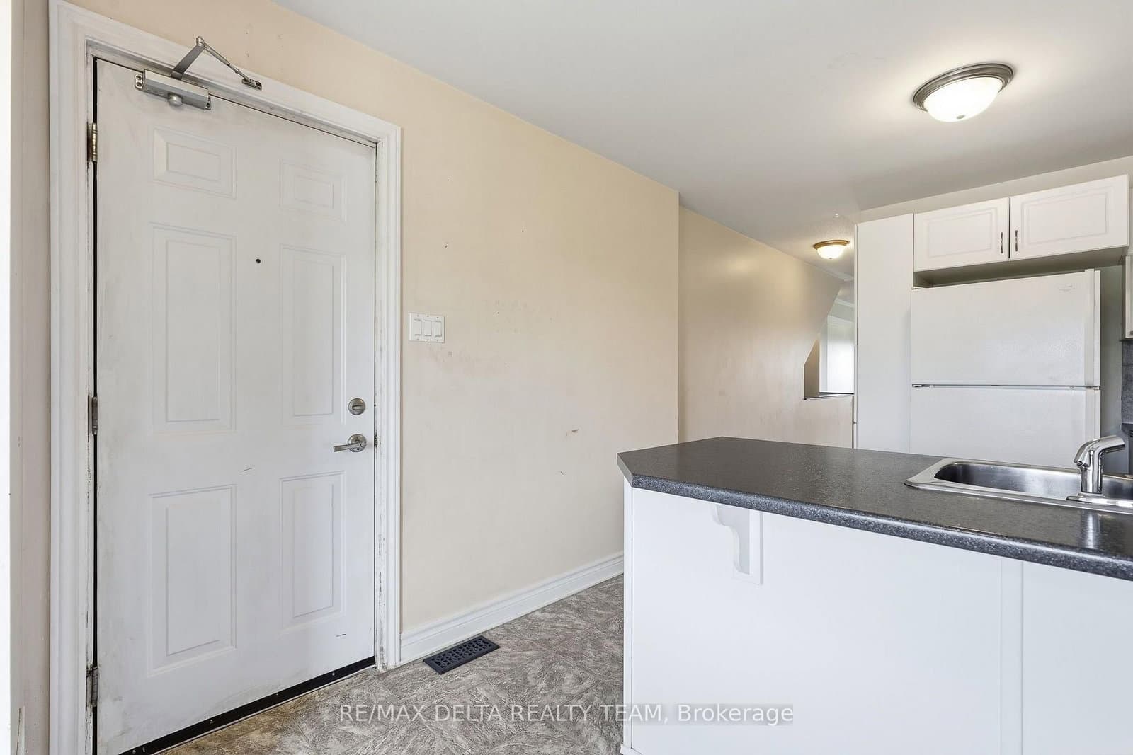 121 - 2333 Esprit Drive, Ottawa, ON — photo 2