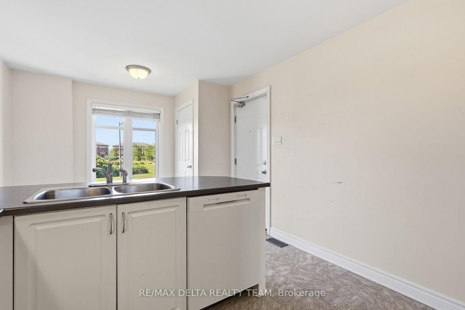 121 - 2333 Esprit Drive, Ottawa, ON — photo 7