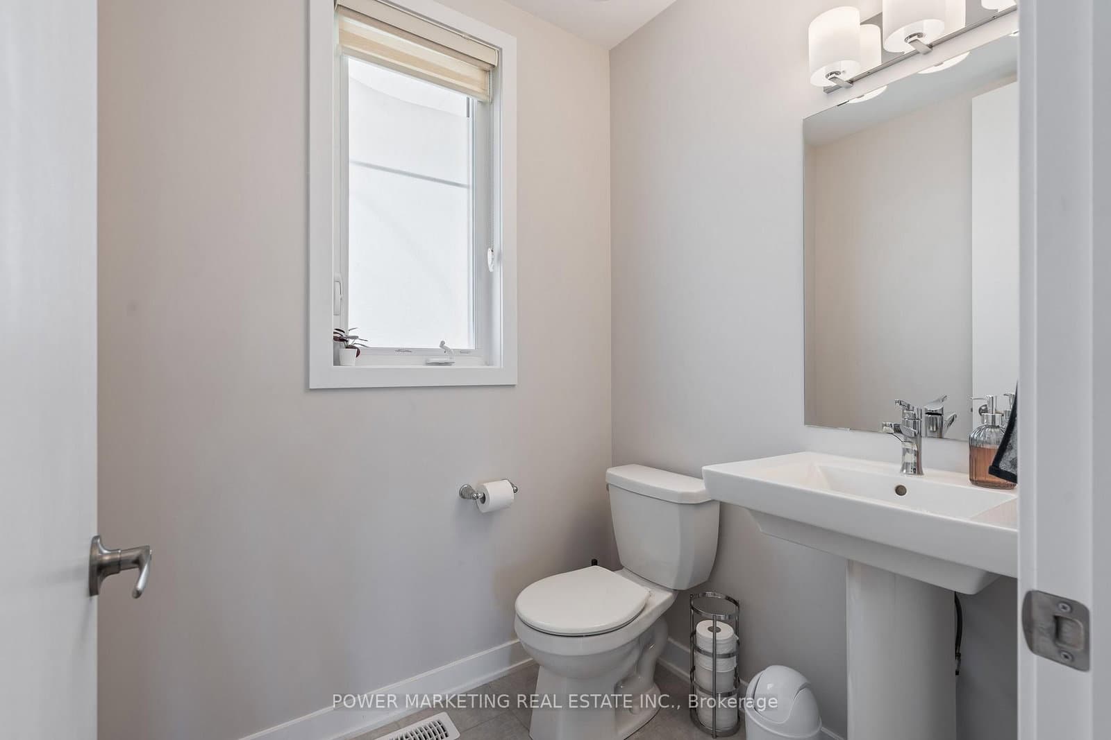 129 Hackamore Crescent, Richmond, ON — photo 5
