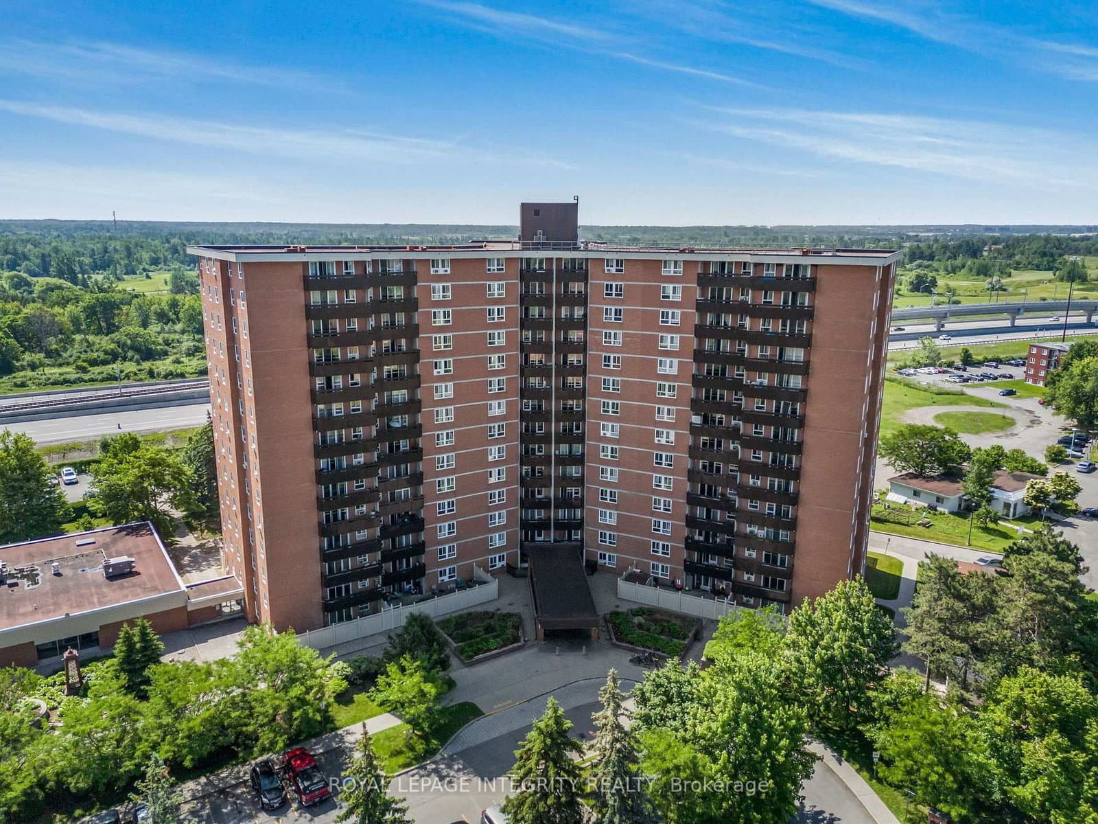 1110 - 2000 Jasmine Crescent, Ottawa, ON — photo 1