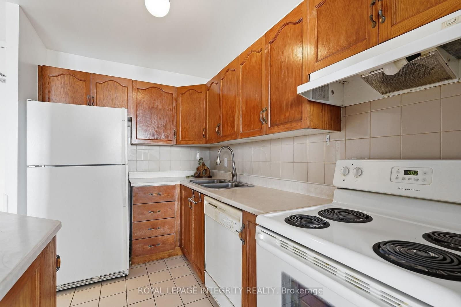 1110 - 2000 Jasmine Crescent, Ottawa, ON — photo 14