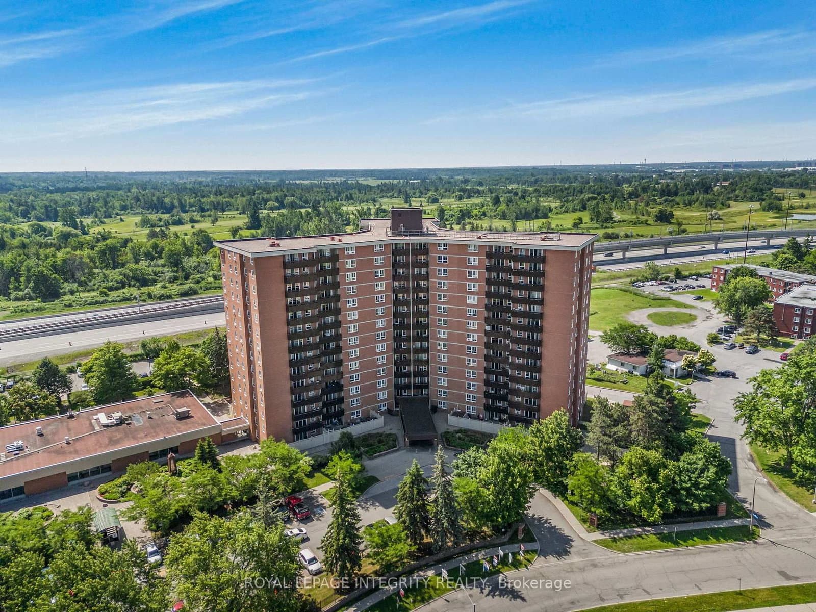 1110 - 2000 Jasmine Crescent, Ottawa, ON — photo 2
