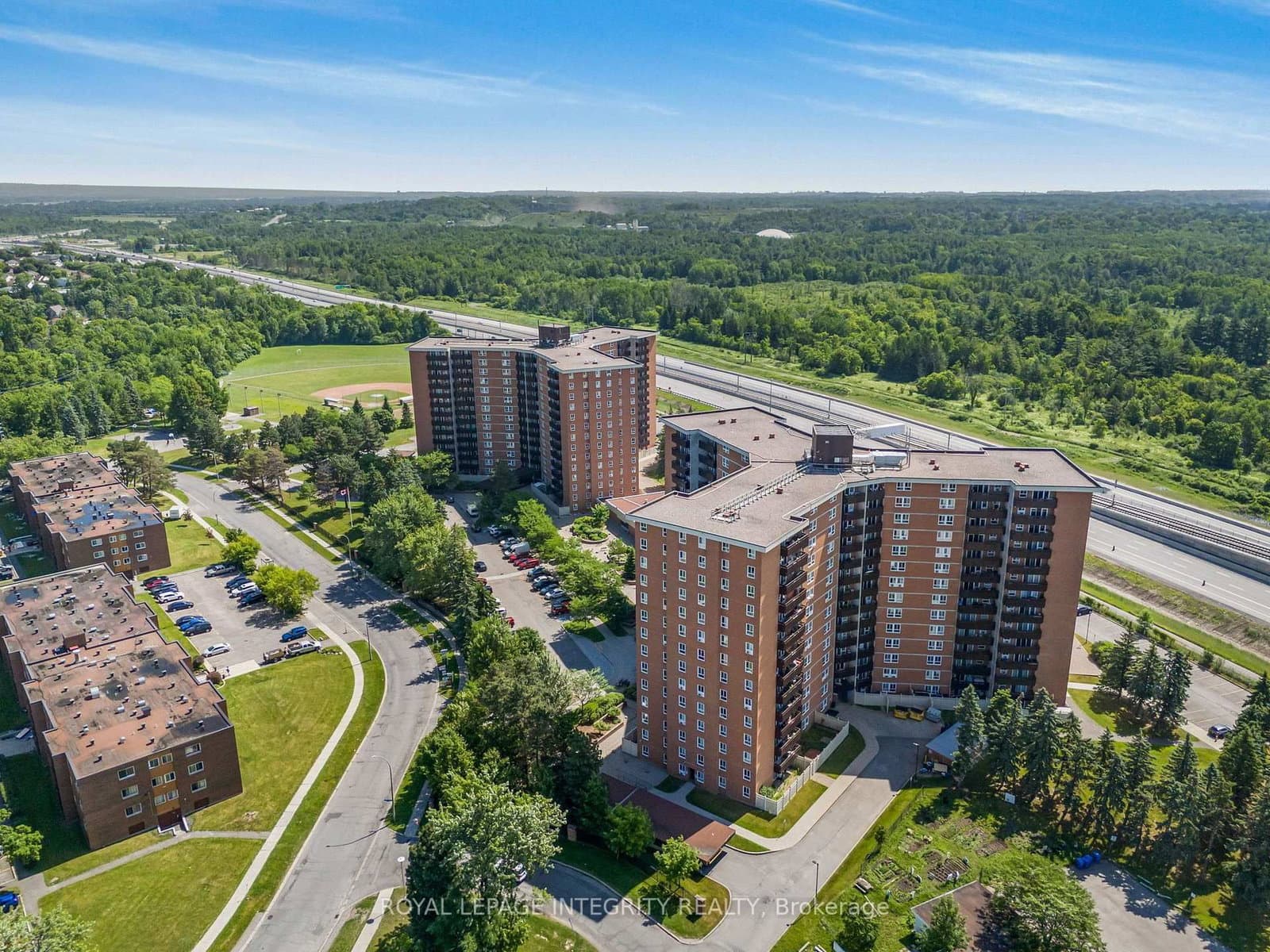 1110 - 2000 Jasmine Crescent, Ottawa, ON — photo 3