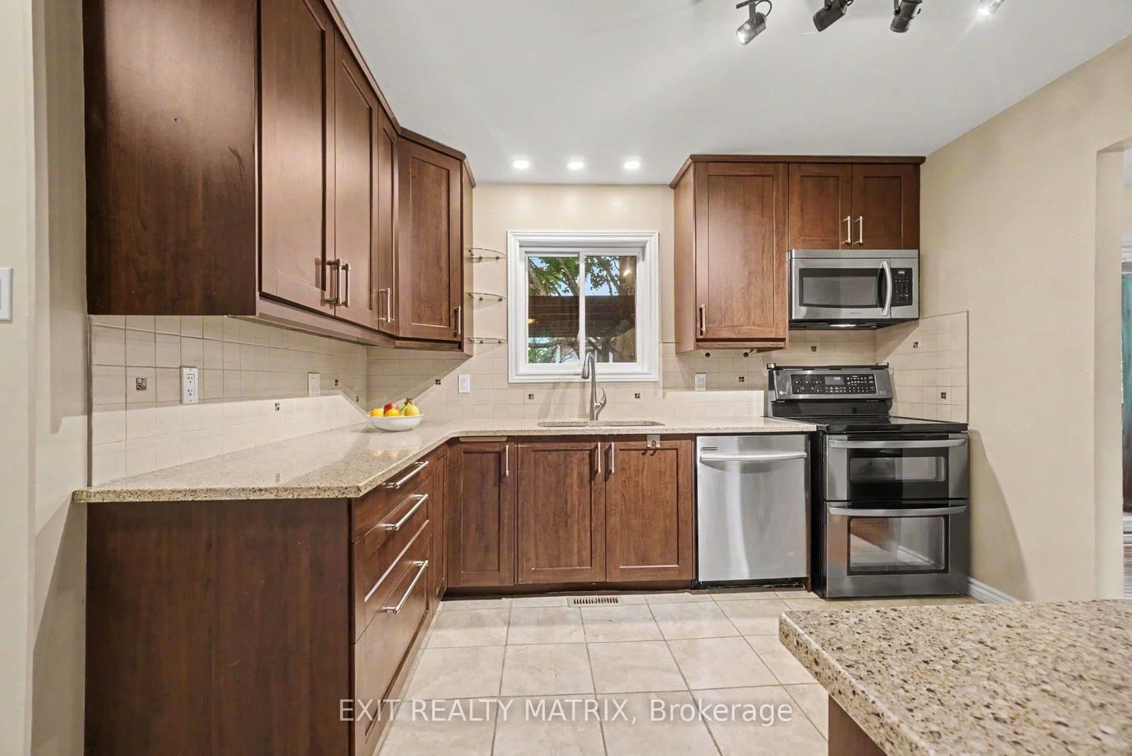 30 Bartley Crescent, Ottawa, ON — photo 11