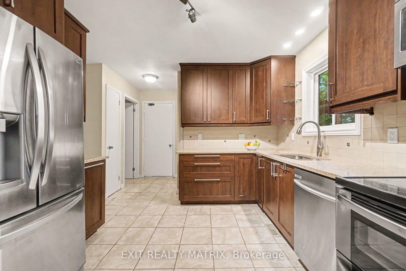 30 Bartley Crescent, Ottawa, ON — photo 12