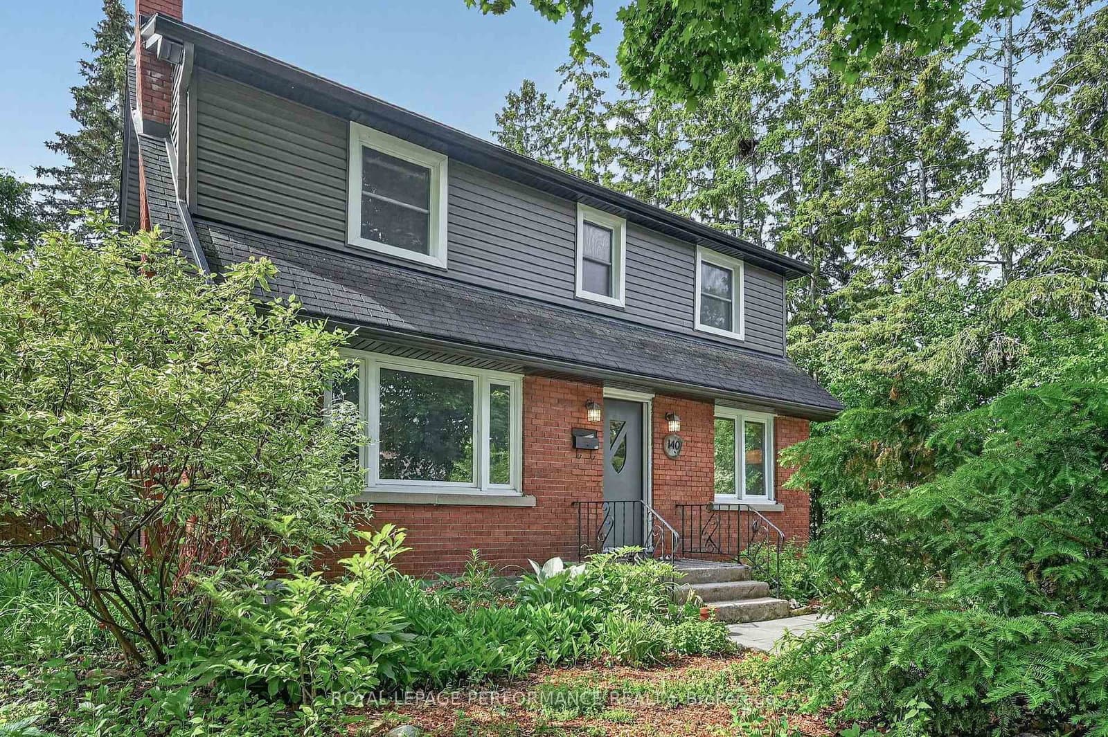 140 Begonia Avenue, Ottawa, ON — photo 2