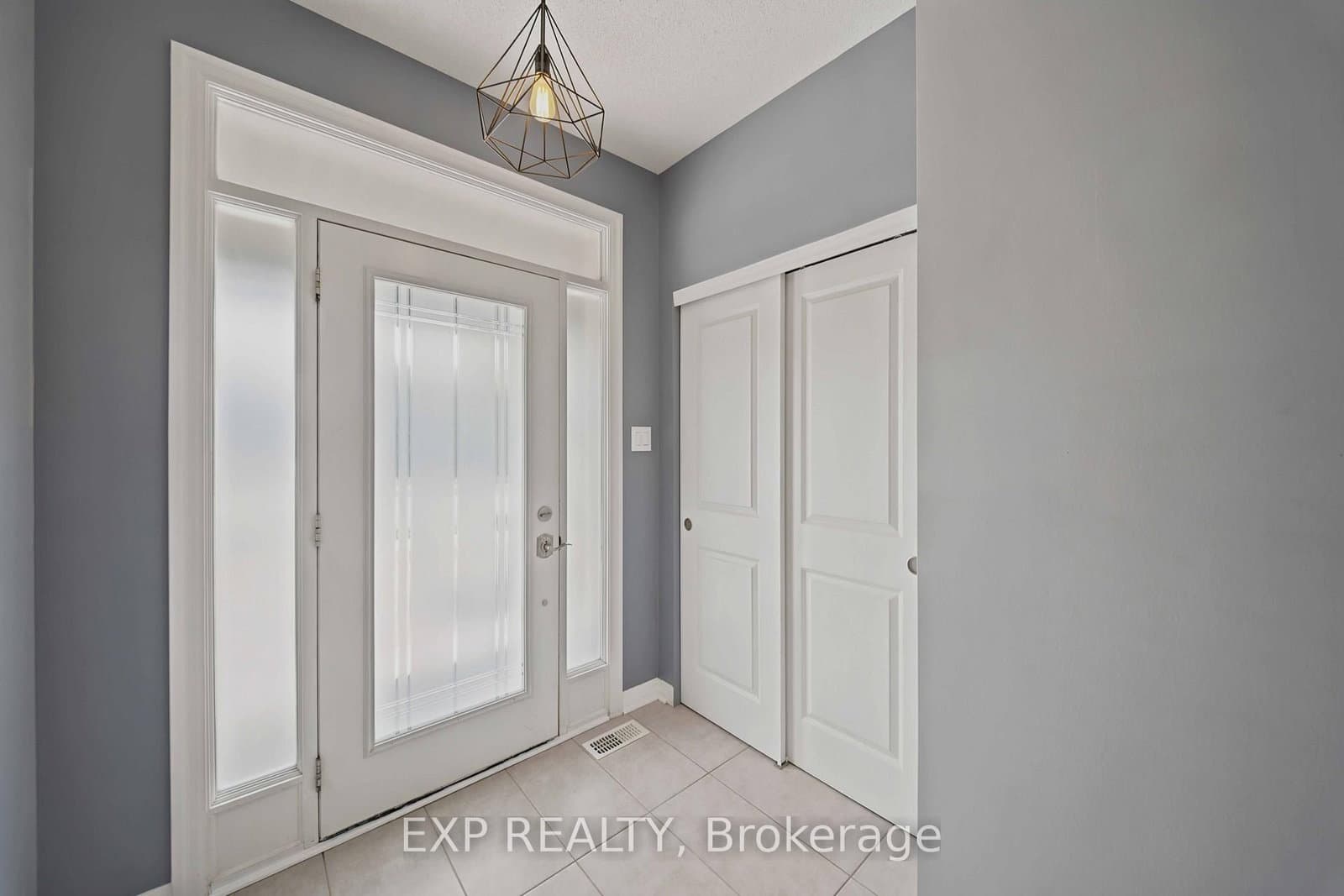 615 Spring Valley Drive, Ottawa, ON — photo 2