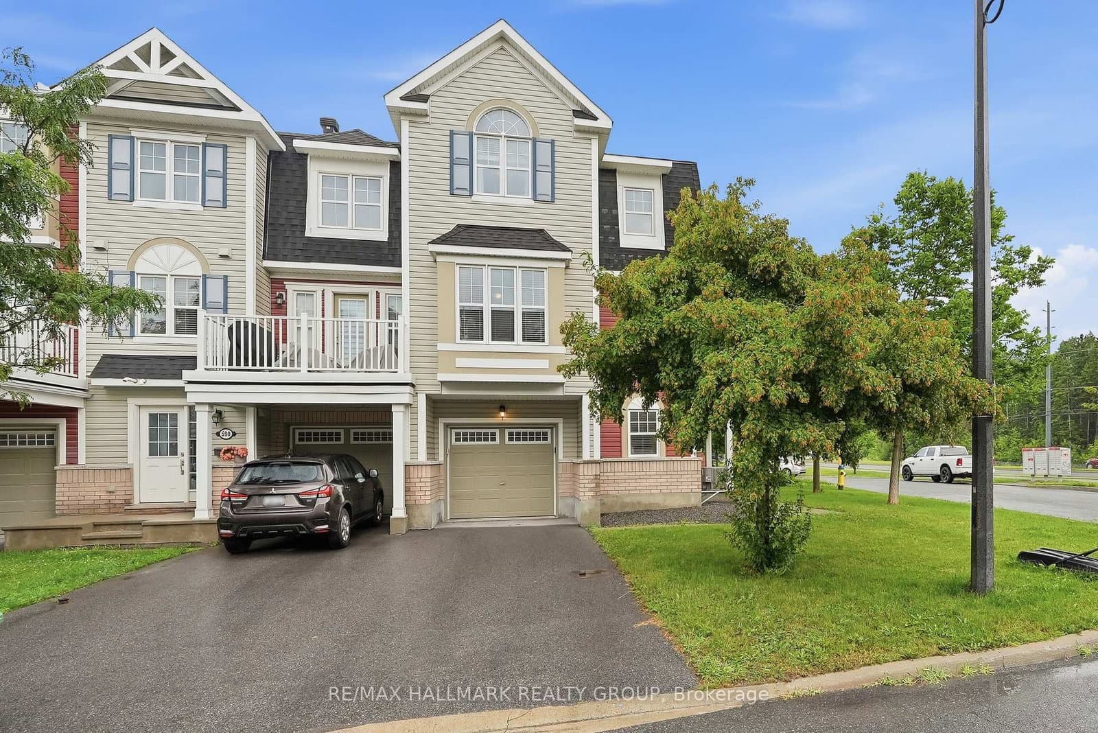 588 Foxlight Circle, Ottawa, ON — photo 3
