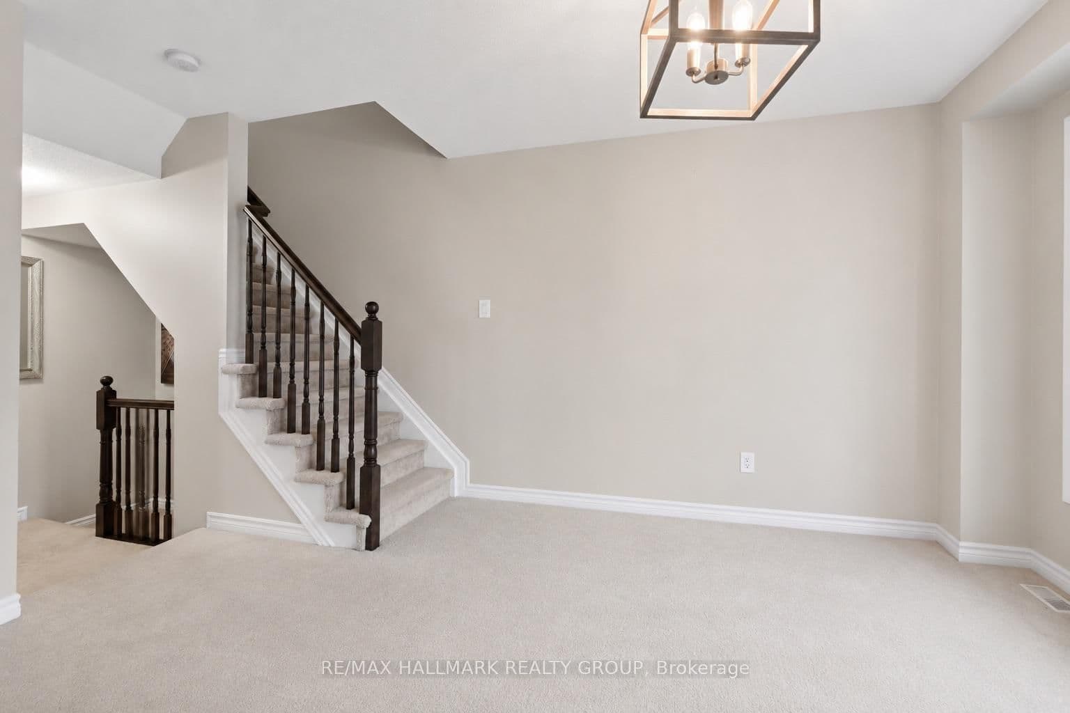588 Foxlight Circle, Ottawa, ON — photo 8