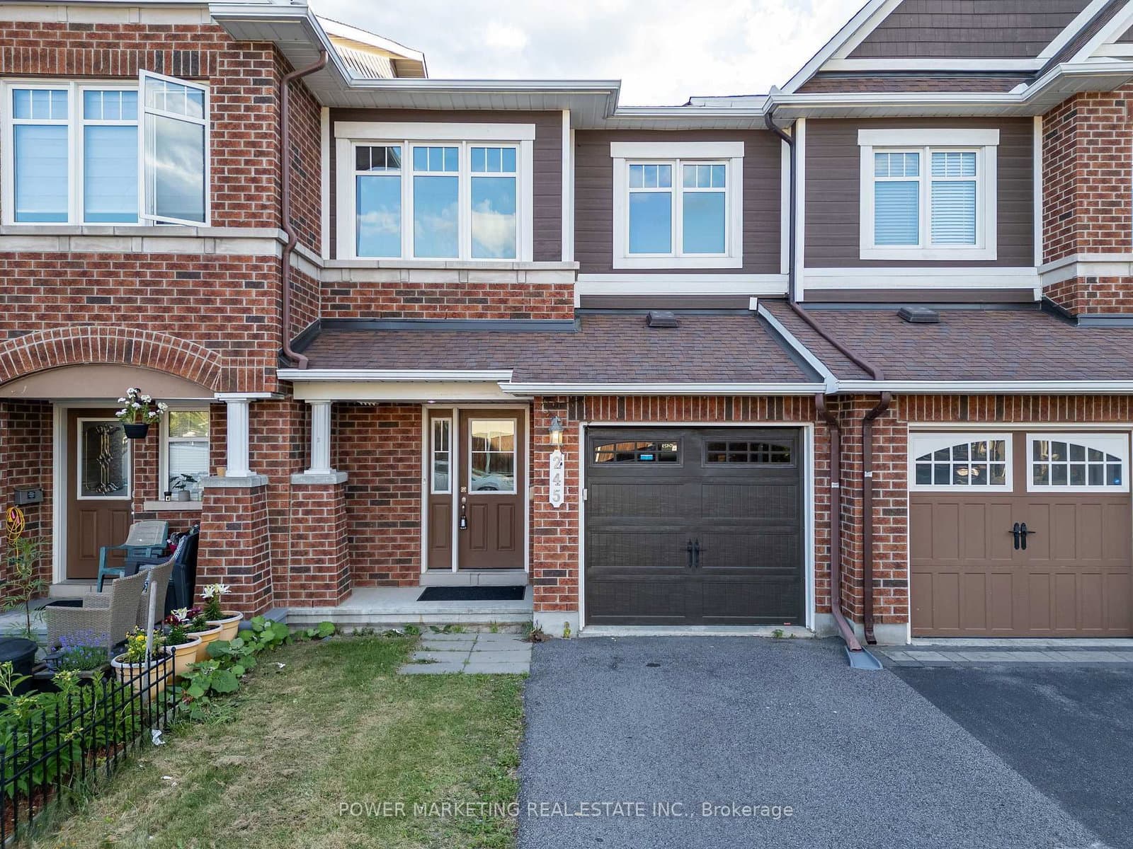 245 SILVERMOON Crescent, Ottawa, ON — photo 1