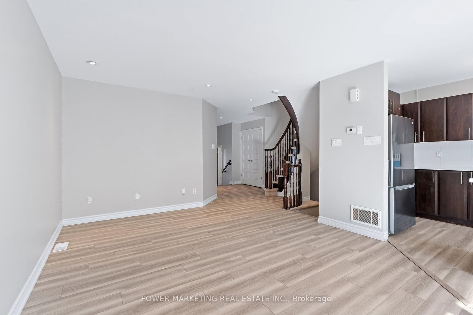 245 SILVERMOON Crescent, Ottawa, ON — photo 10