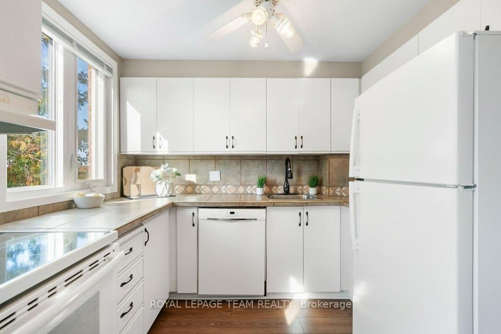 B - 6754 Jeanne D'Arc Boulevard, Ottawa, ON — photo 15