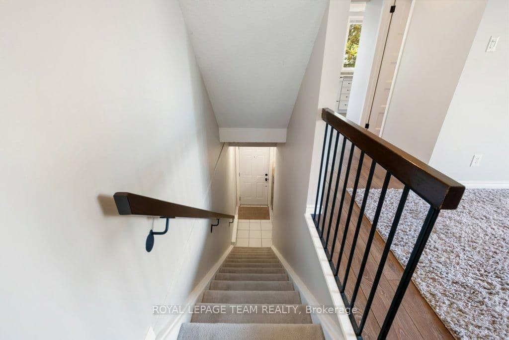 B - 6754 Jeanne D'Arc Boulevard, Ottawa, ON — photo 5