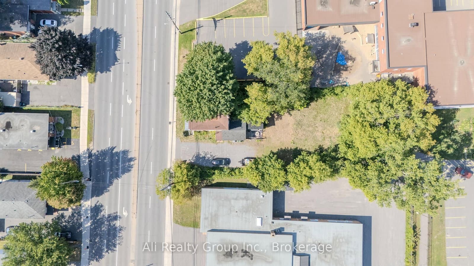 713 St Laurent Boulevard, Ottawa, ON — photo 5