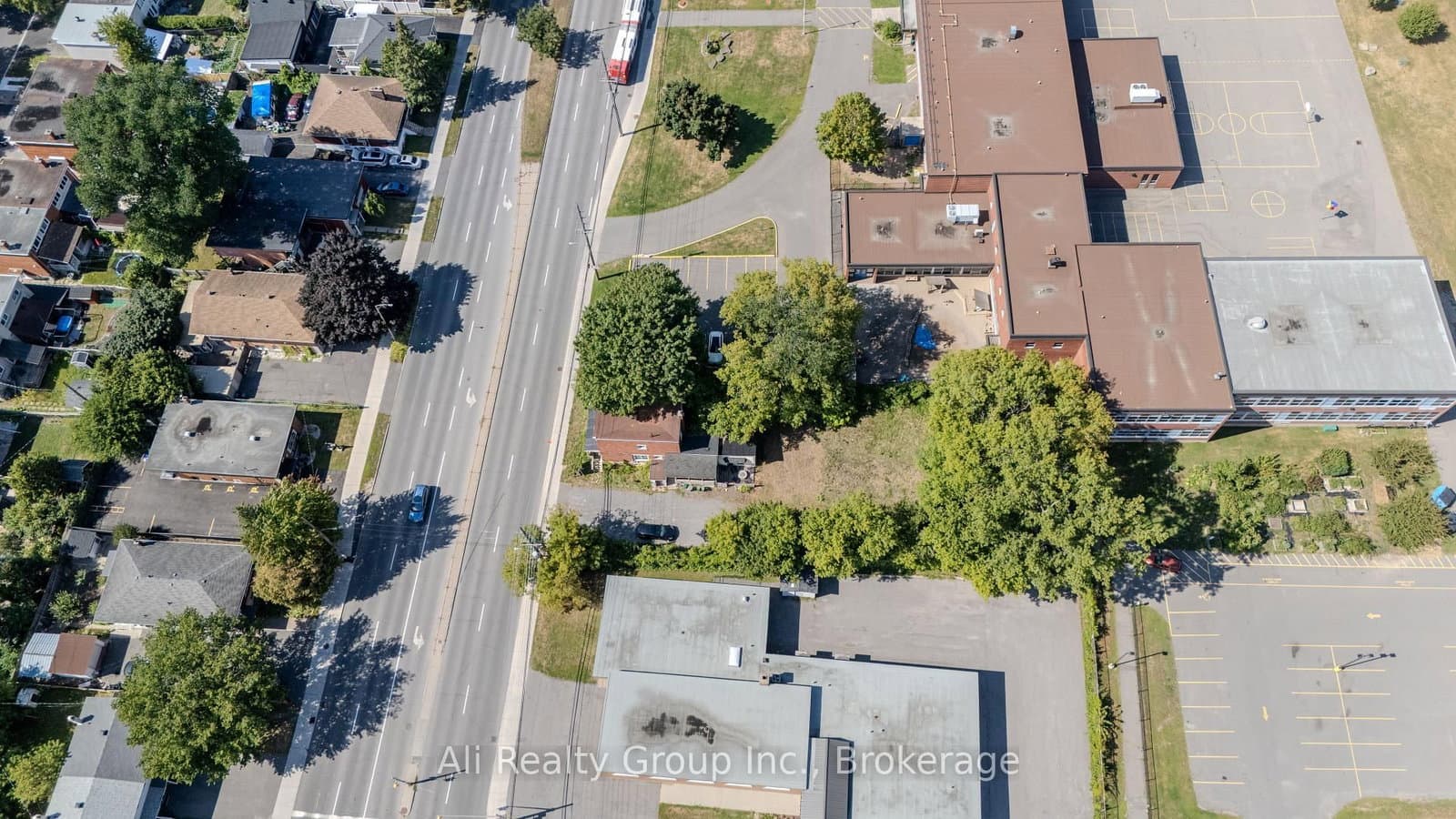 713 St Laurent Boulevard, Ottawa, ON — photo 6