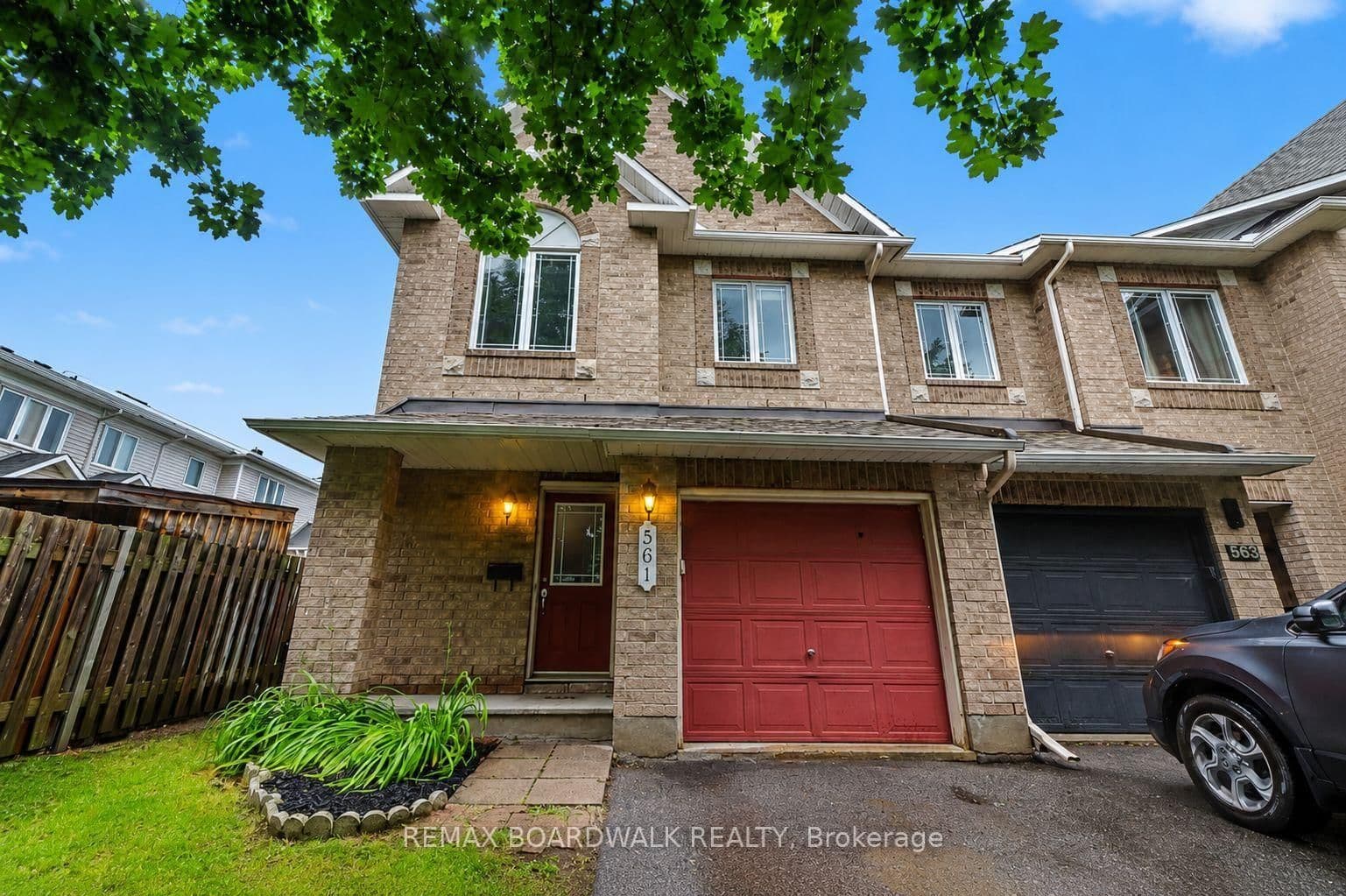 561 AQUAVIEW Drive, Ottawa, ON — photo 2