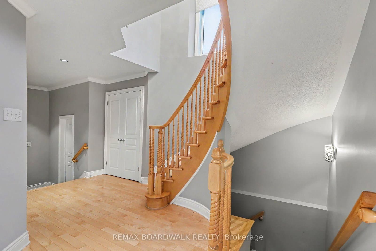 561 AQUAVIEW Drive, Ottawa, ON — photo 6