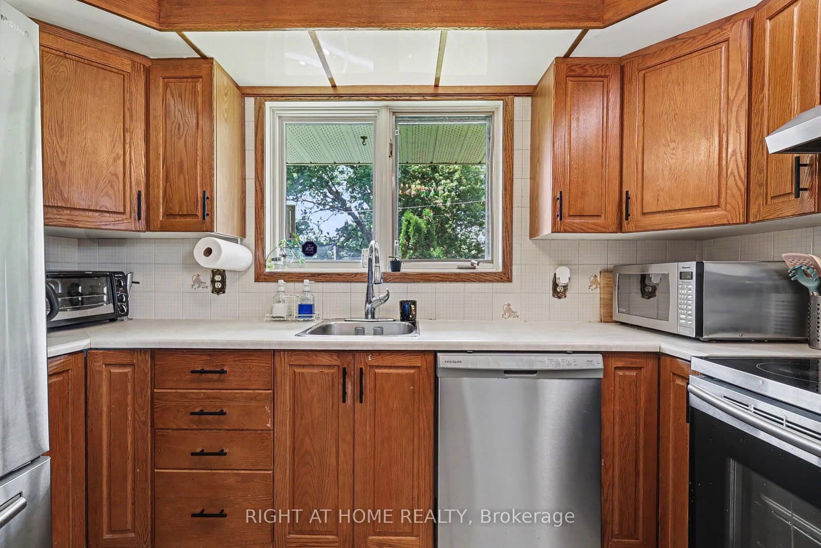 1640 FISHER Avenue, Ottawa, ON — photo 9