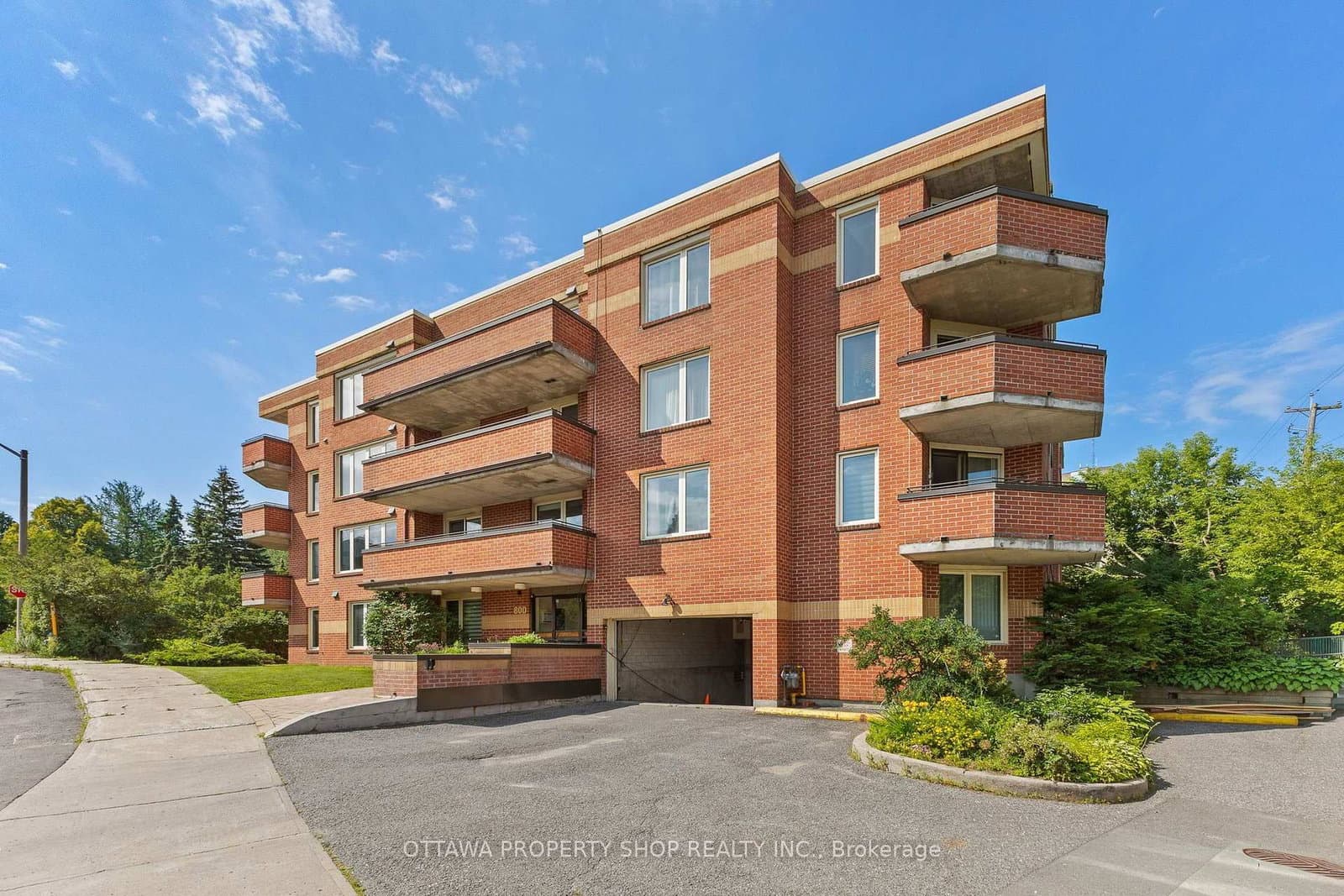 204 - 800 Mckellar Avenue, Ottawa, ON — photo 1