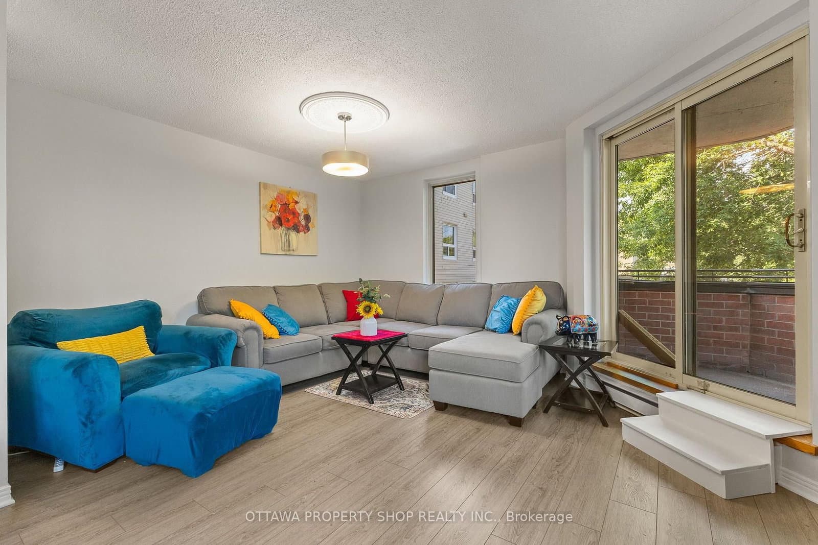204 - 800 Mckellar Avenue, Ottawa, ON — photo 3