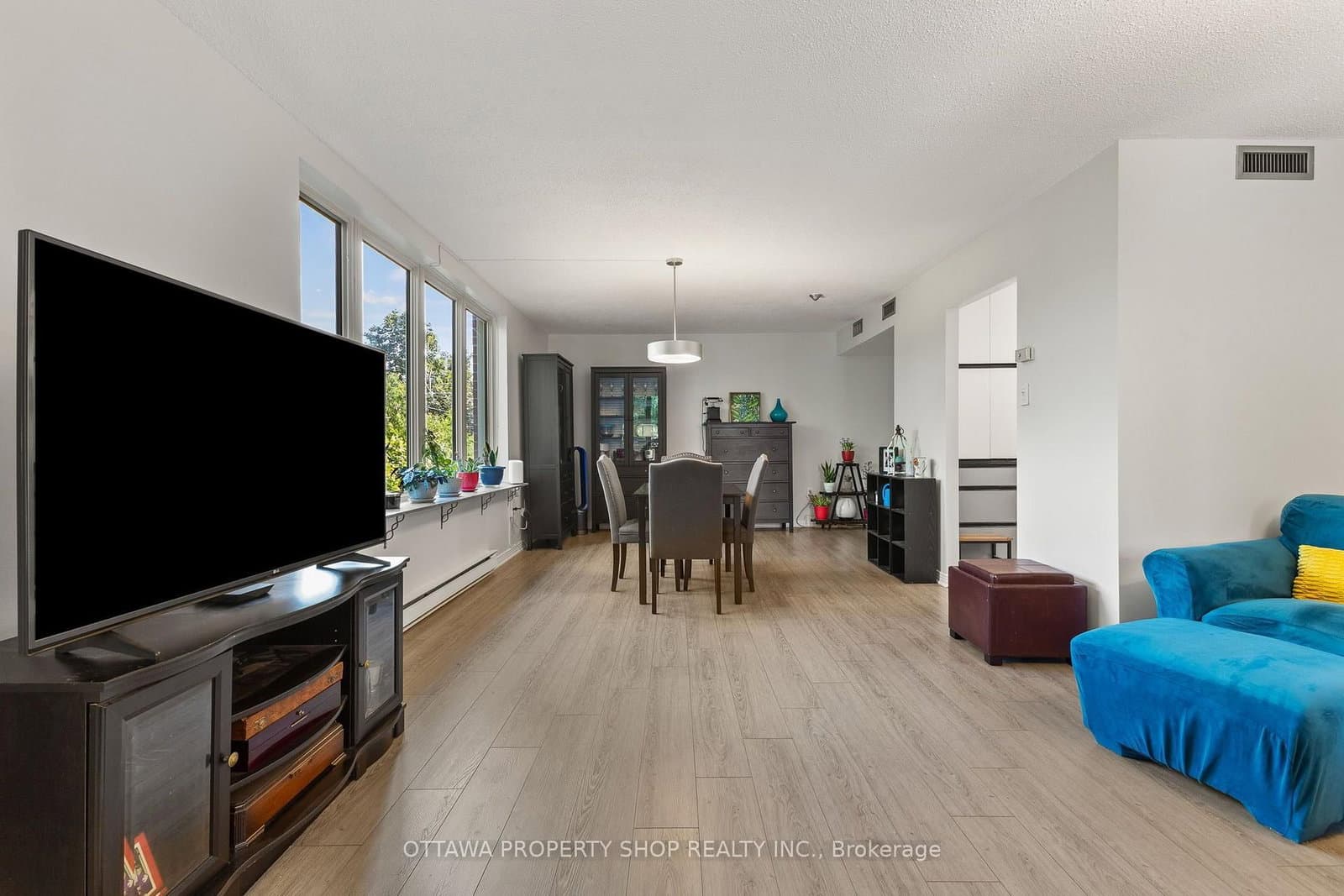 204 - 800 Mckellar Avenue, Ottawa, ON — photo 4