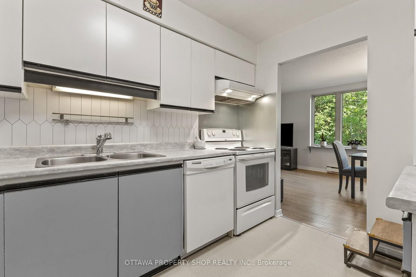 204 - 800 Mckellar Avenue, Ottawa, ON — photo 7