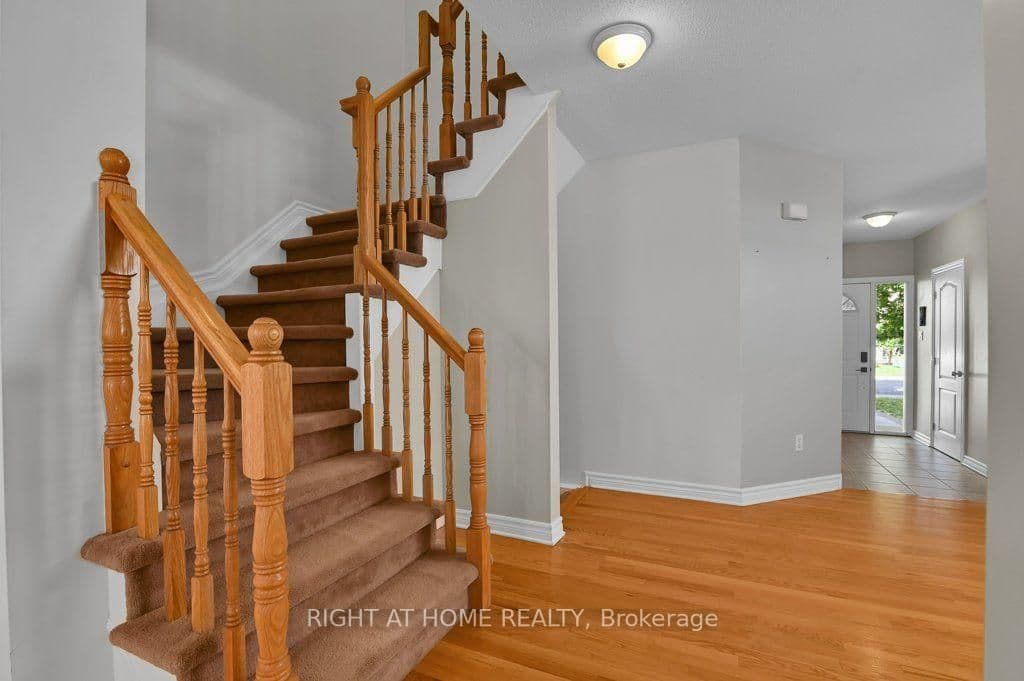 198 Deerfox Drive, Ottawa, ON — photo 10