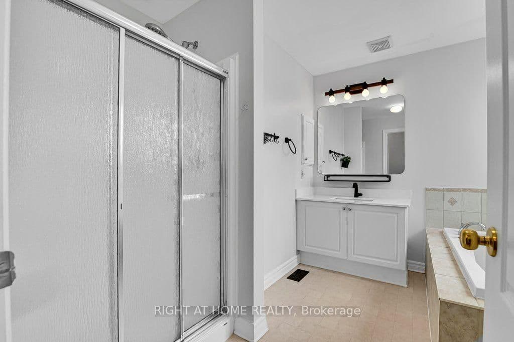 198 Deerfox Drive, Ottawa, ON — photo 17