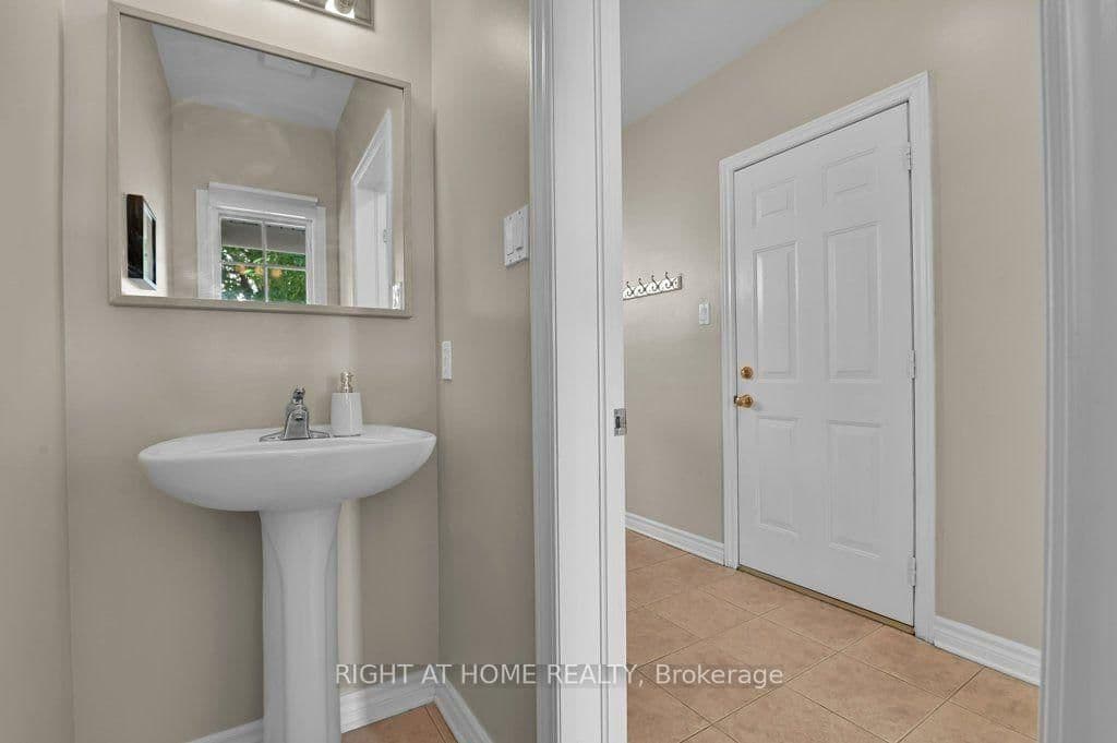 198 Deerfox Drive, Ottawa, ON — photo 5