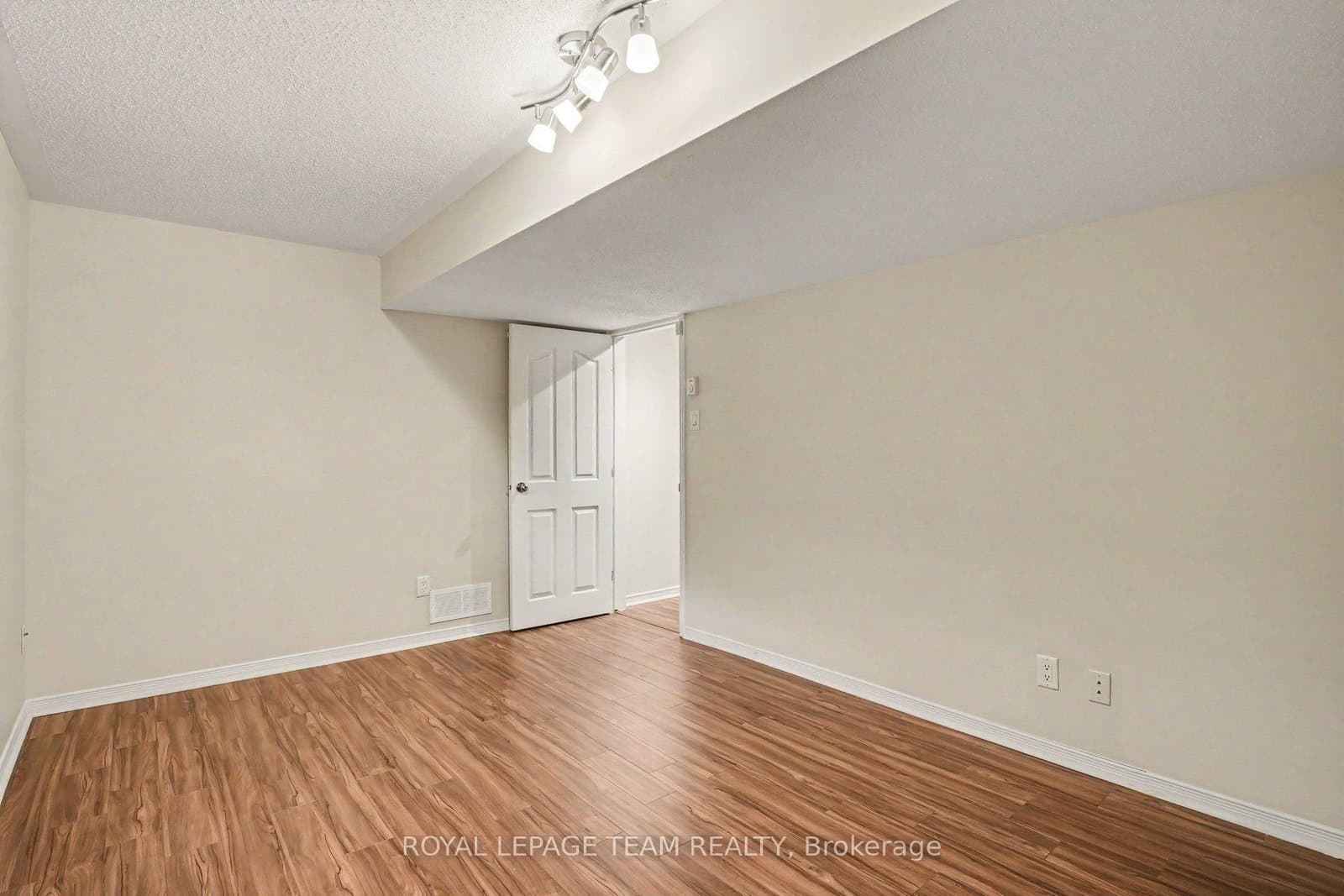14 Elk Island Court, Kanata, ON — photo 35