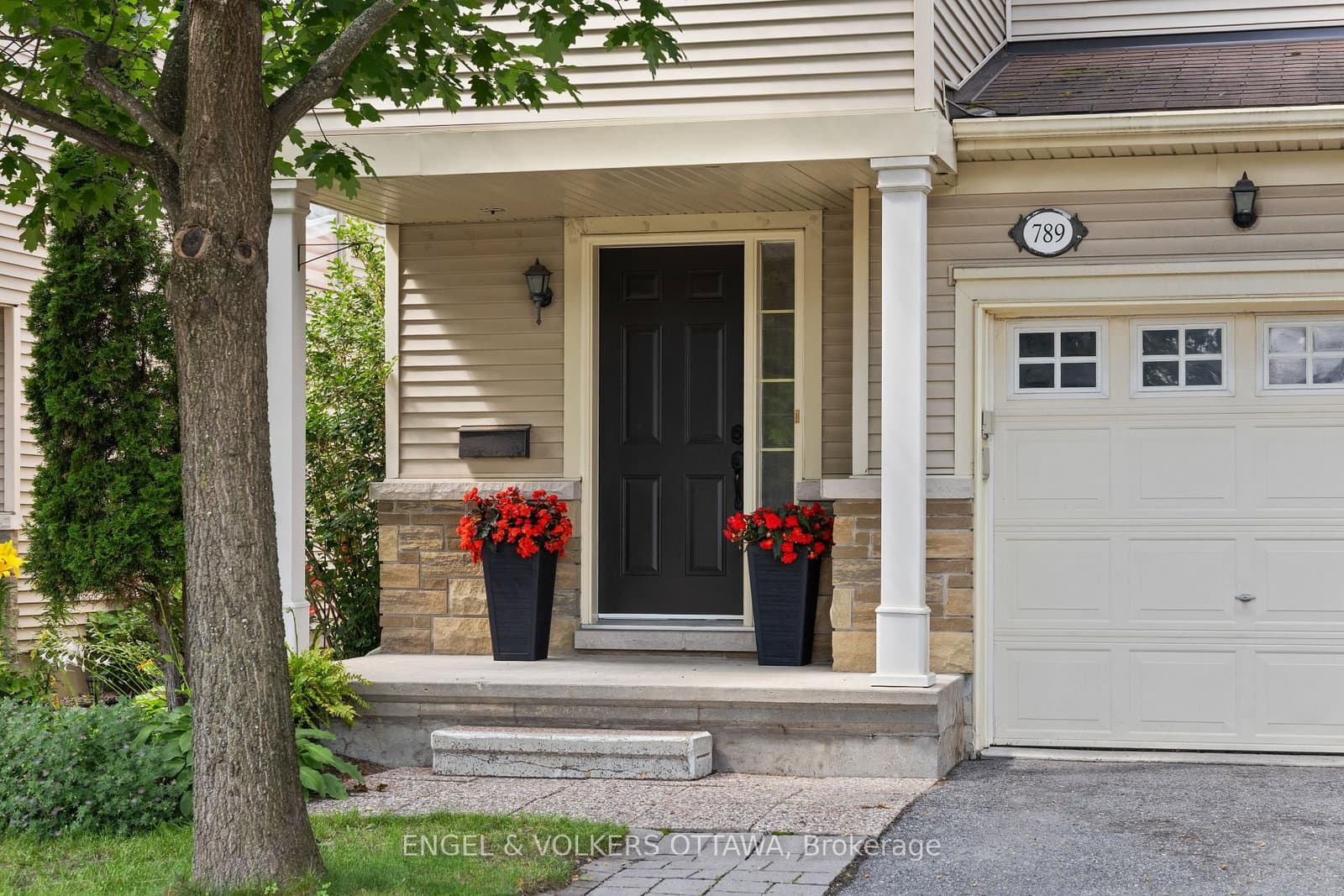 789 Cobble Hill Drive, Ottawa, ON — photo 2