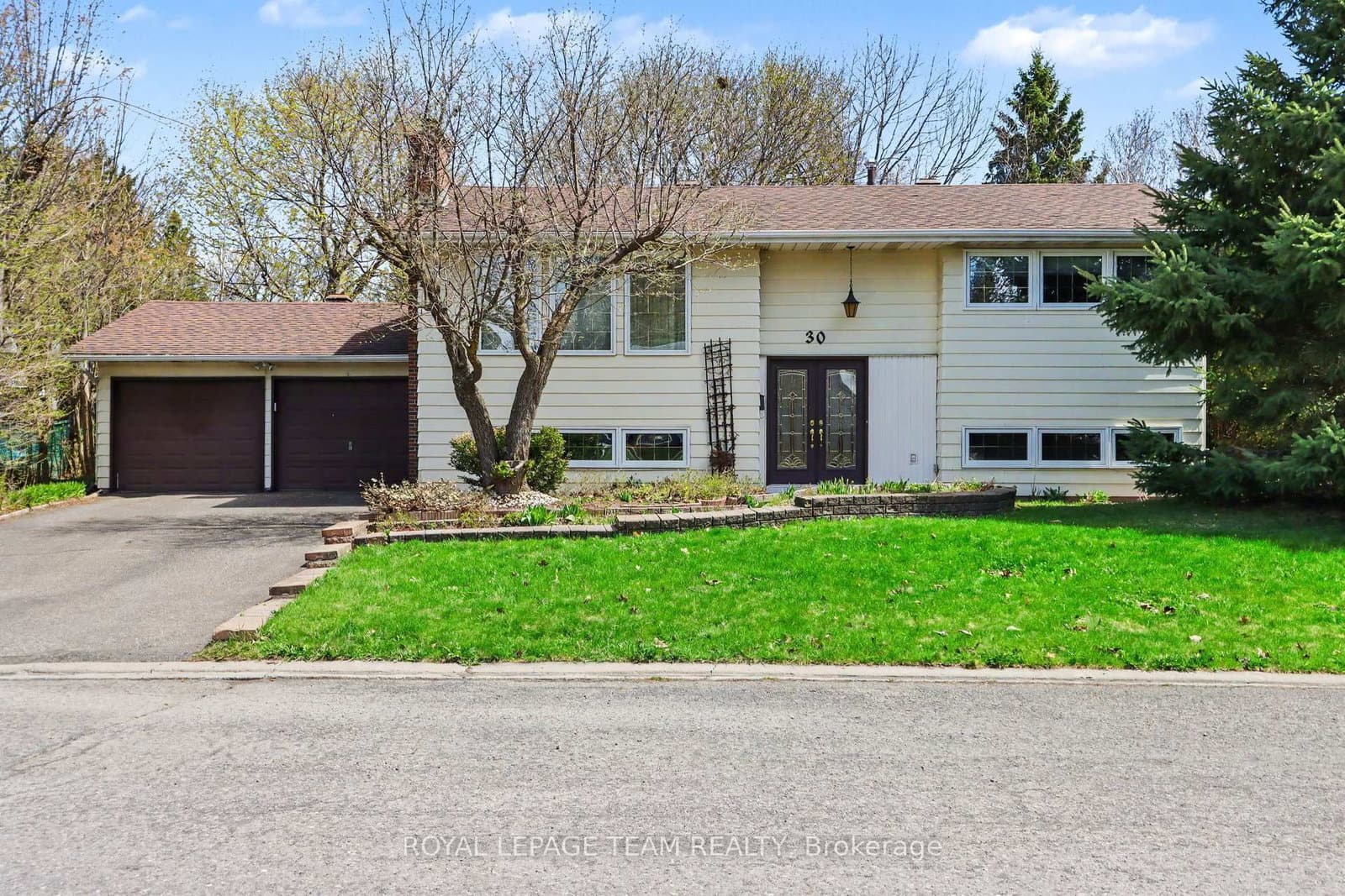 30 Juniper Court, Ottawa, ON — photo 2