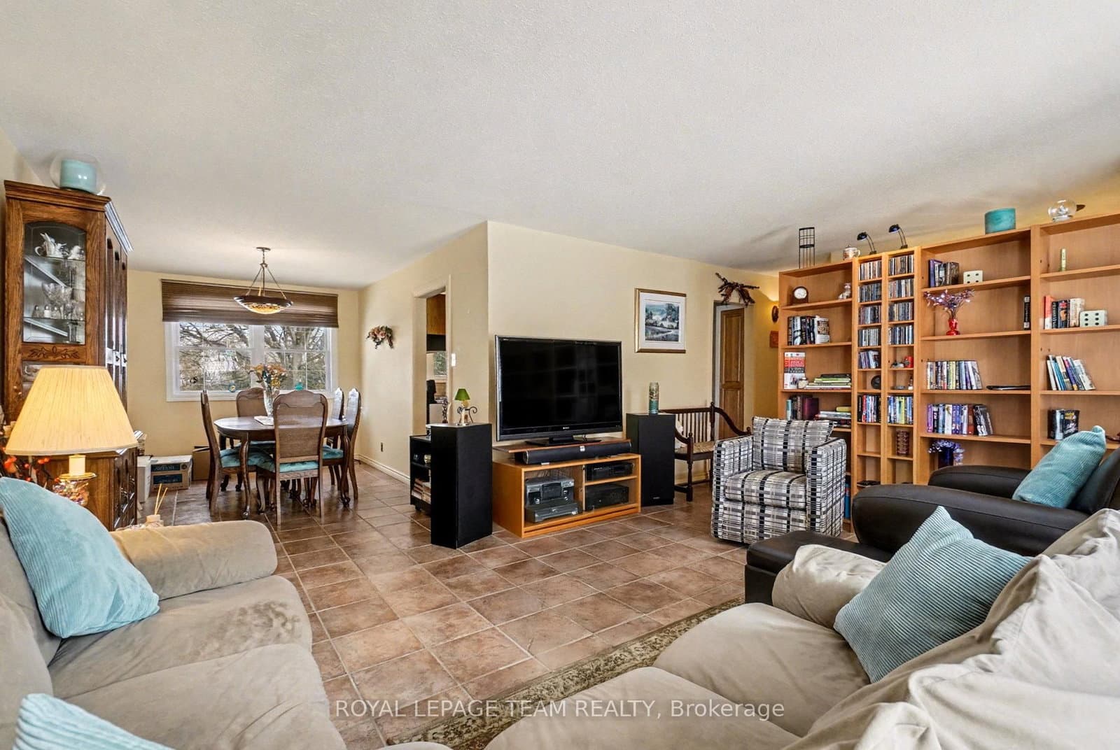30 Juniper Court, Ottawa, ON — photo 3