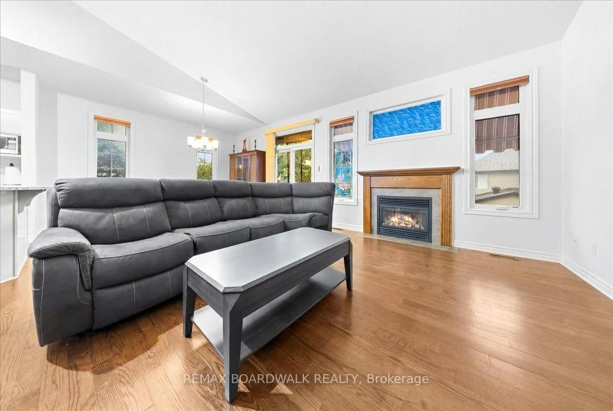 116 Passageway Private, Kanata, ON — photo 3