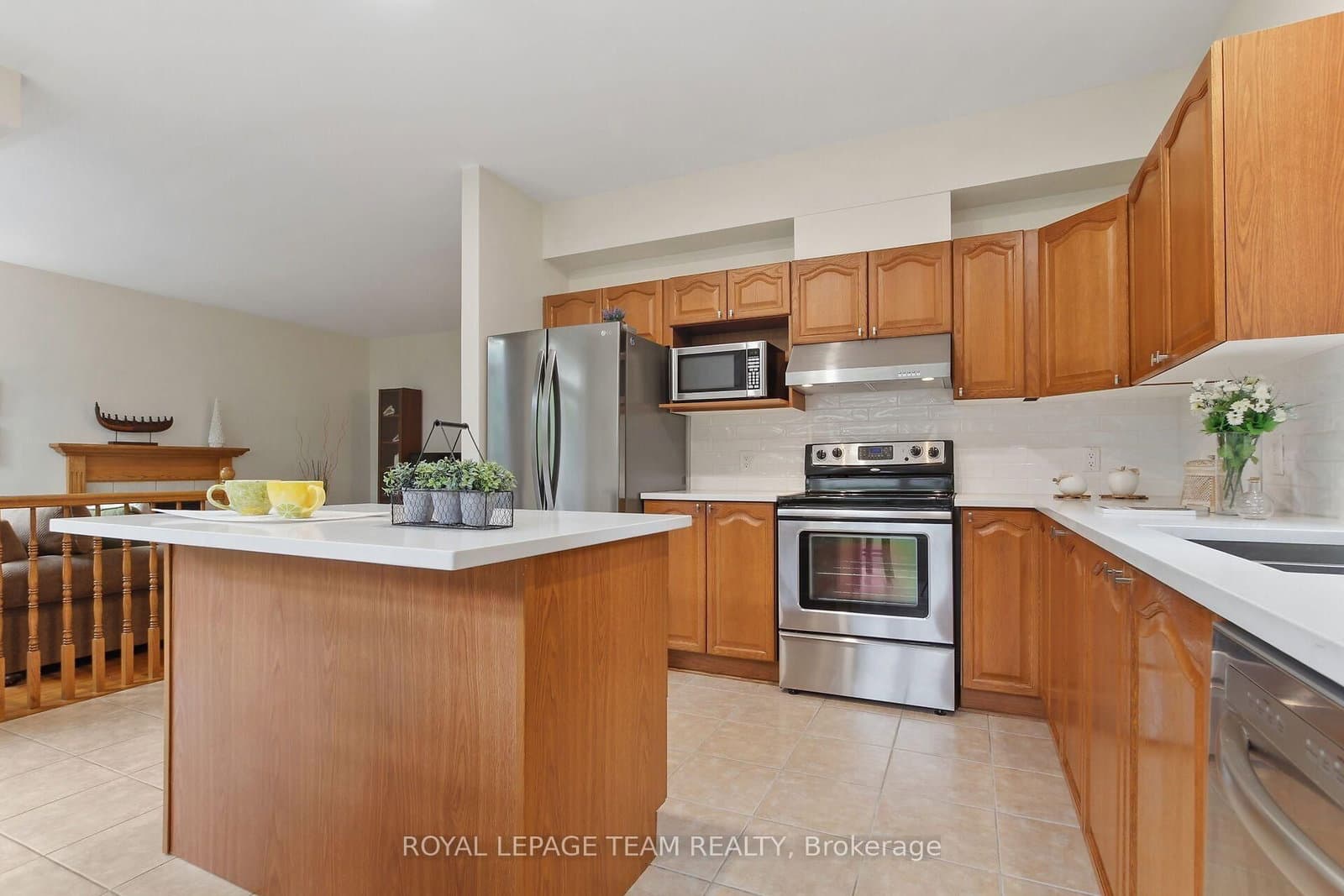 4 Keno Way, Kanata, ON — photo 3