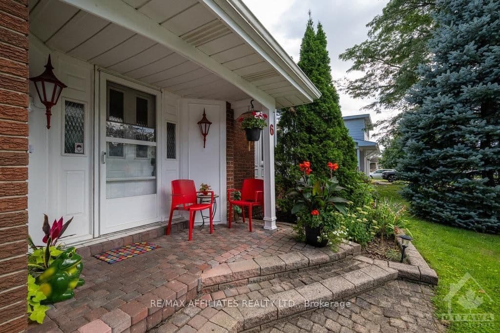 6 WOODVIEW Crescent, Ottawa, ON — photo 3